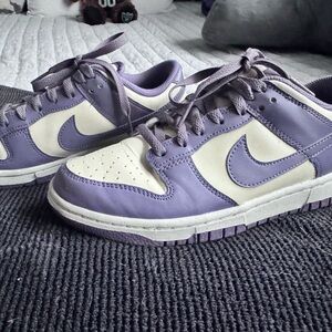 Nike Kids Sneakers in Purple and Cream